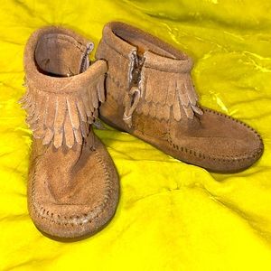 Minnetonka Double Fringes Moccasins